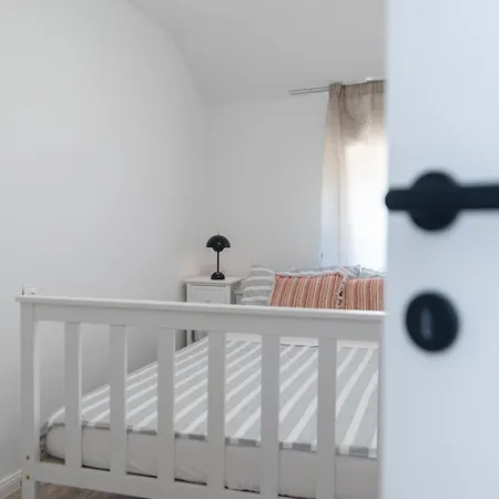 Balatura House Τρογκίρ