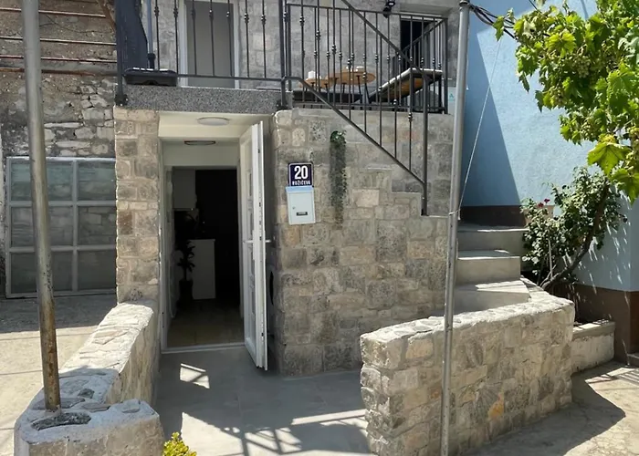 Balatura House *