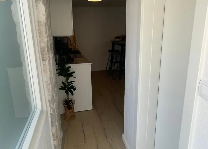 Balatura House Τρογκίρ